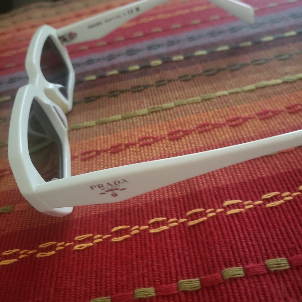 Prada white sunglasses new no box latest style